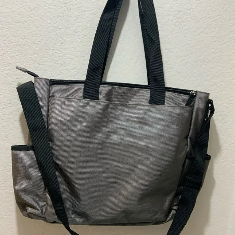 New Skip Hop Messenger Diaper Bag Signature Gray black